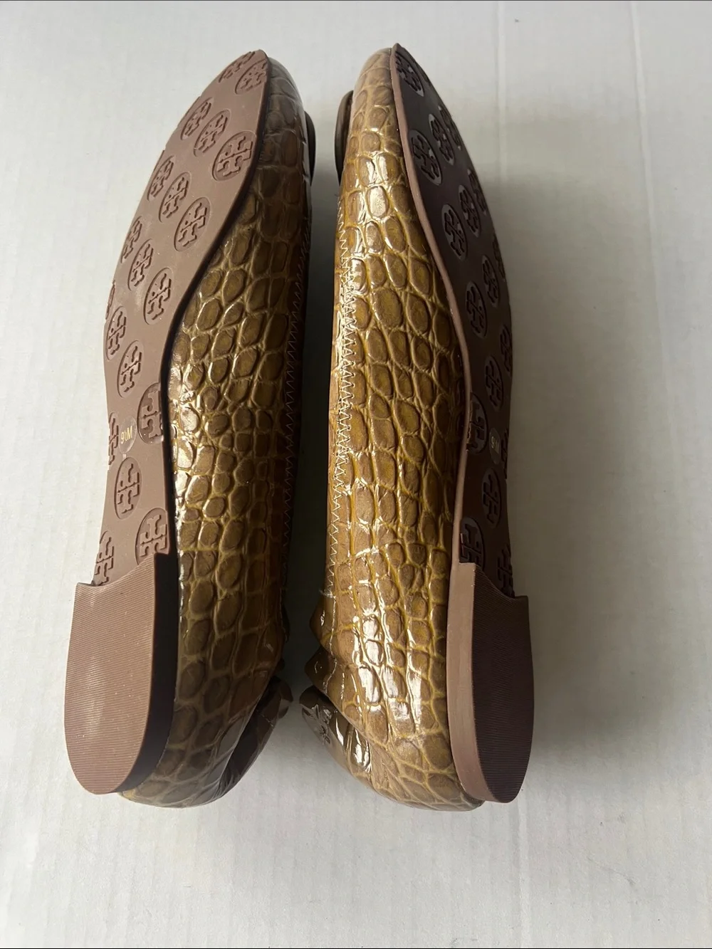 Tory Burch ballet flats croc-embossed leather finish logo plaque on toe